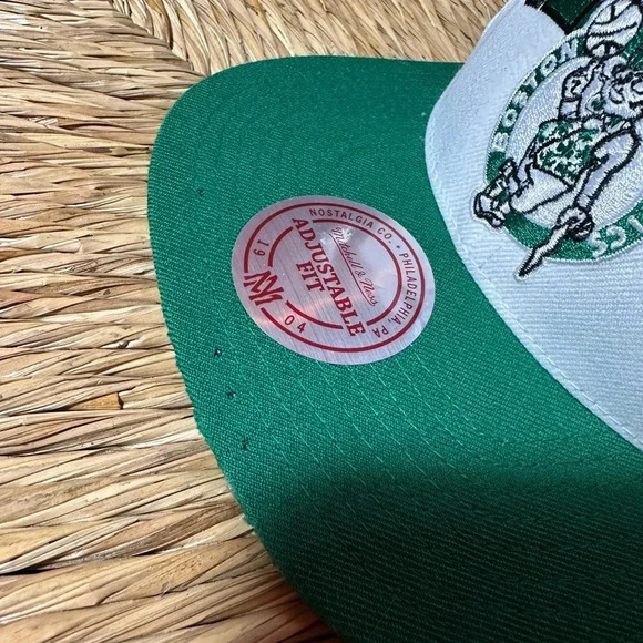 Boston Celtics Mitchell & Ness Hat Hardwood Classics Snapback White Green NBA - Picture 4 of 6